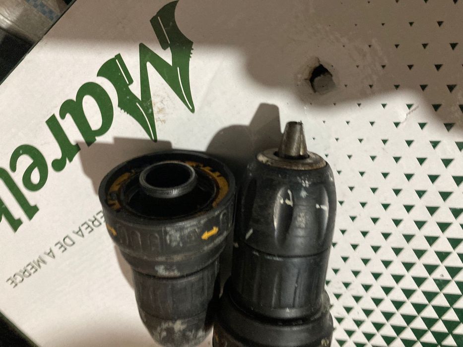 Mandrine Dewalt cu Prindere Rapida pentru Metal