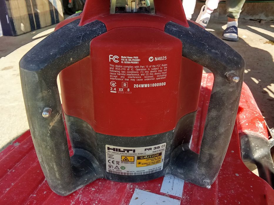 Laser profesional rotativ Hilti PR 35 fabricatie 2012