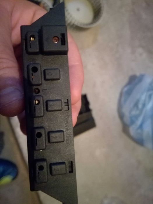 Продавам 3-степенни превключвателите за Аспиратот-Тарус с 2 мотора