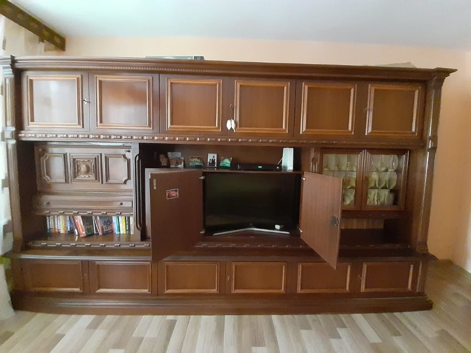 Bibliotecă din lemn masiv