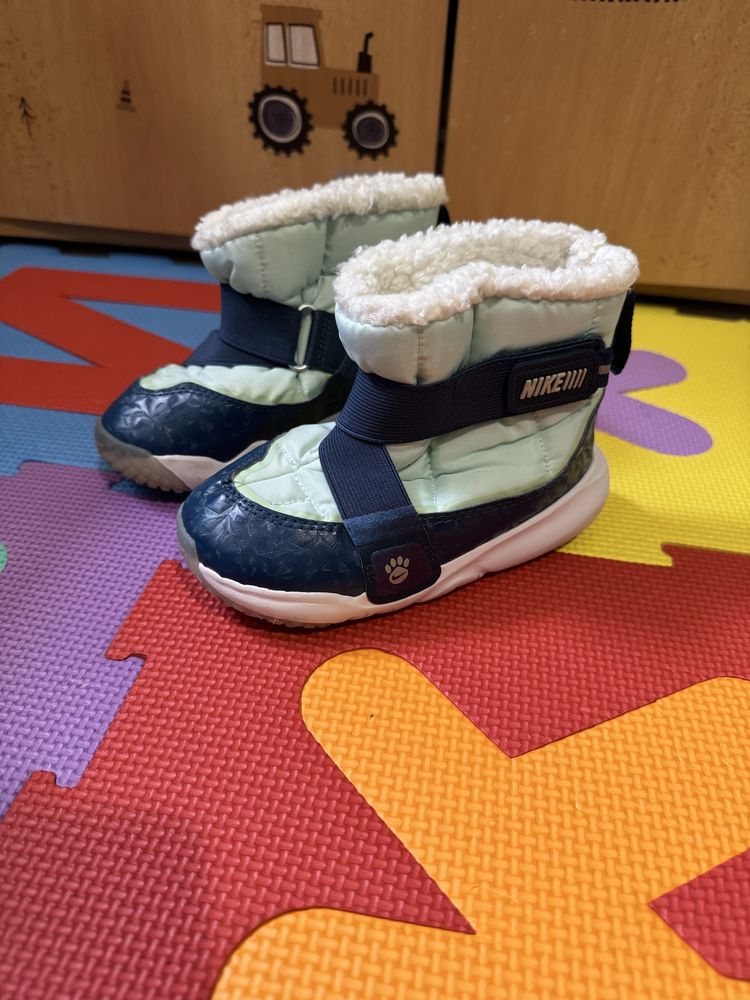 Ботуши NIKE 27 номер