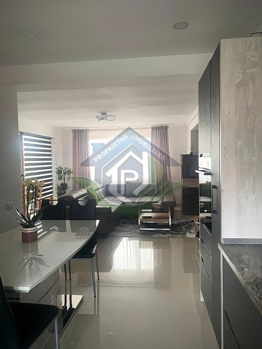 De vânzare: Apartament 2 camere cu terasă generoasă și parcare privată