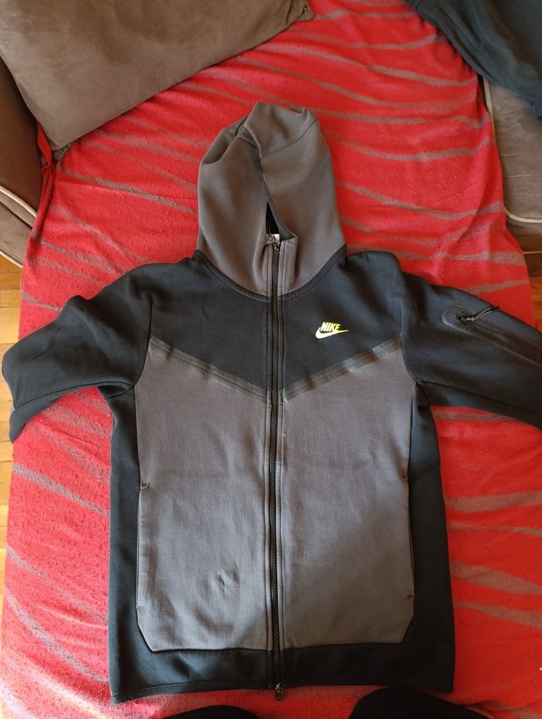 Nike tech series 4
