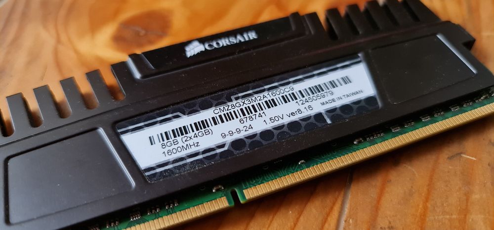16GB RAM DDR3 1600MHz CL9 1.5v Corsair Vengeance