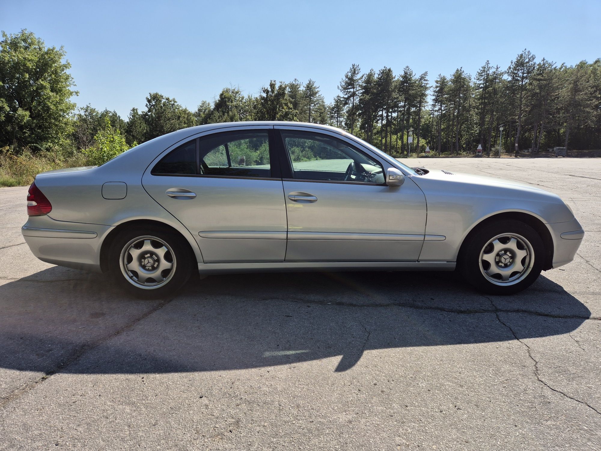 Mercedes E-Class W211