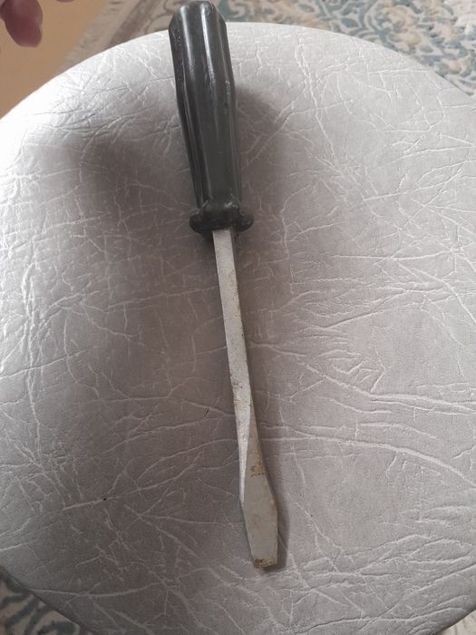 Продам отвертку плоскую