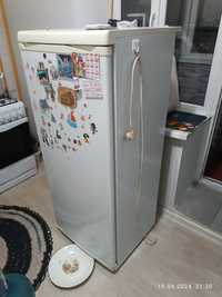 Продам рабочи холодильник