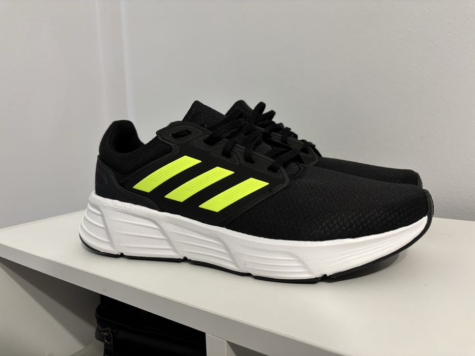 Продам мужские Новые Оригинал кроссвоки Adidas Galaxy 6m размер 43-44