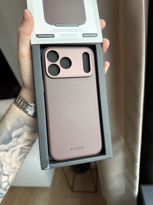 Оригинален кожен кейс Decoded за 17 Pro Max