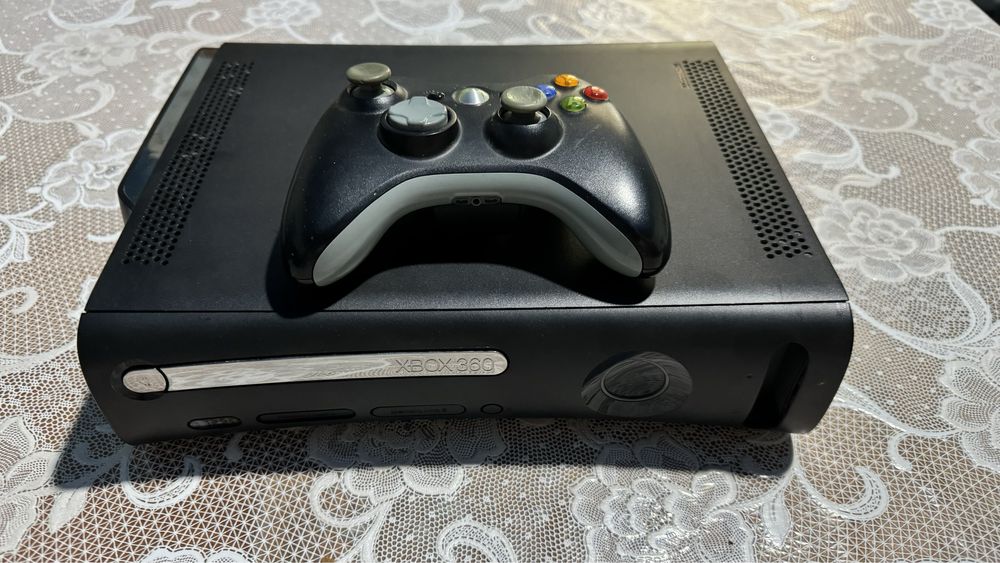 Продаю XBOX 360 FAT