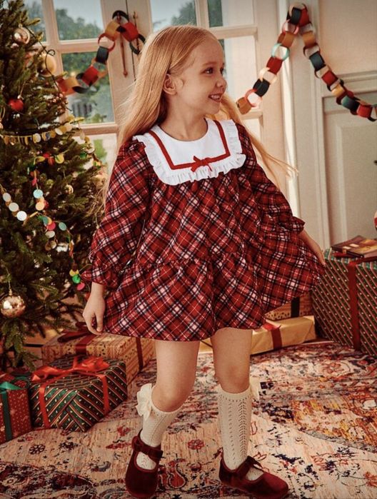 Чисто нова коледна рокличка