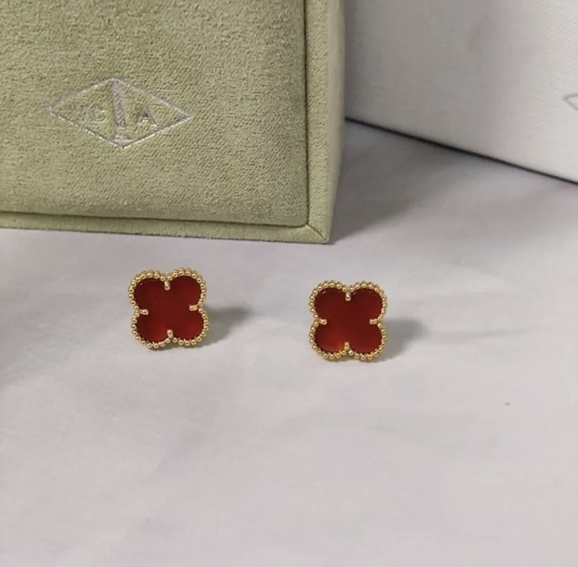 Van Cleef & Arpels обеци