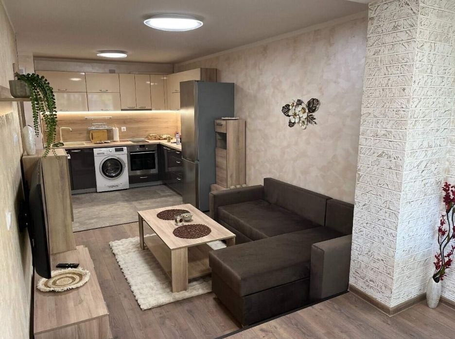 Дава се под наем Тристаен апартамент в София, Банишора - 50 кв.м за 750 € - Снимка #1