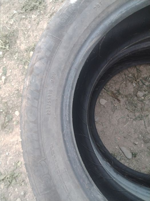 Vând patru anvelope