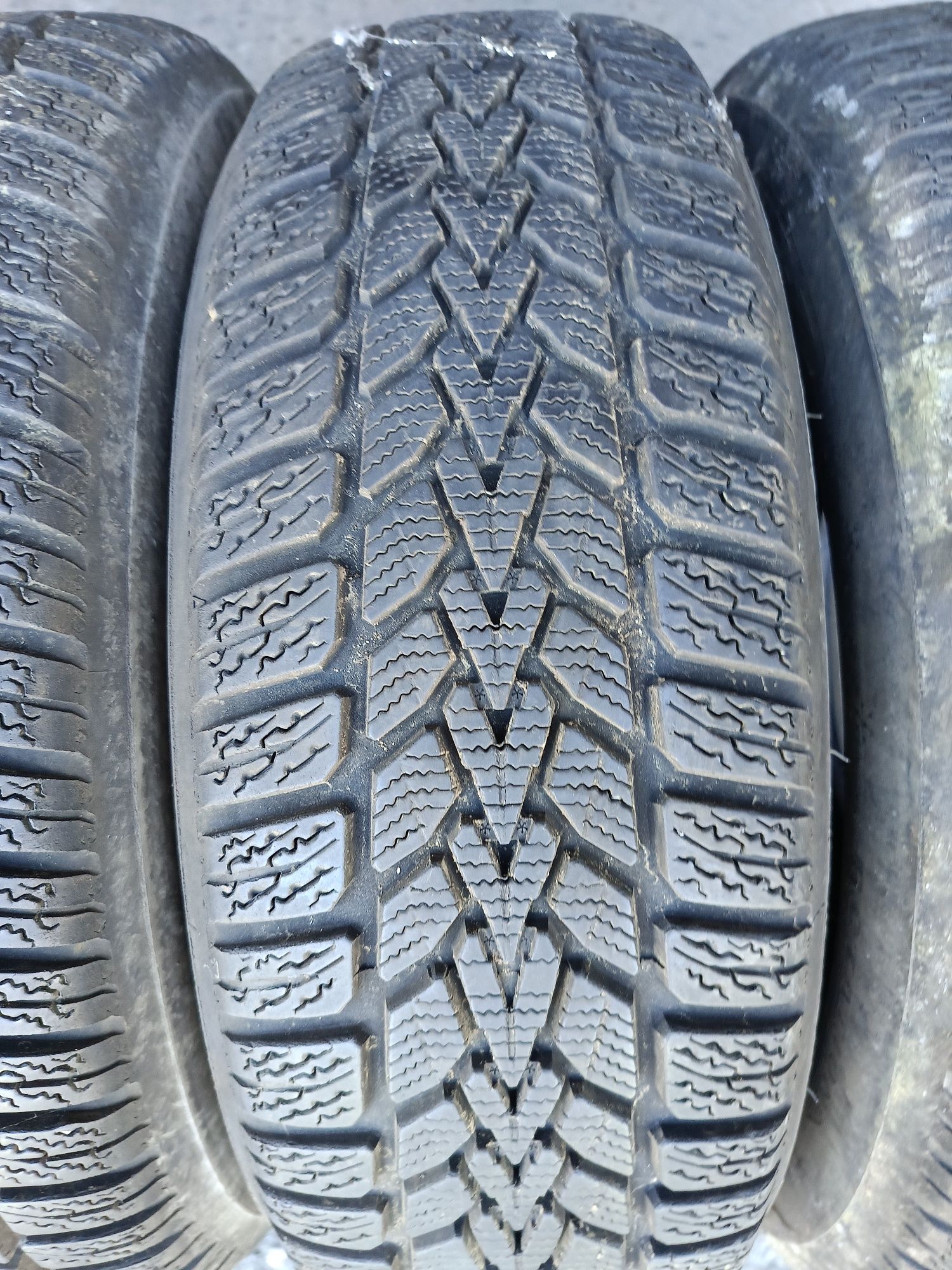 Зимни гуми -15цола -185/65-1бр.-65лв."DUNLOP"