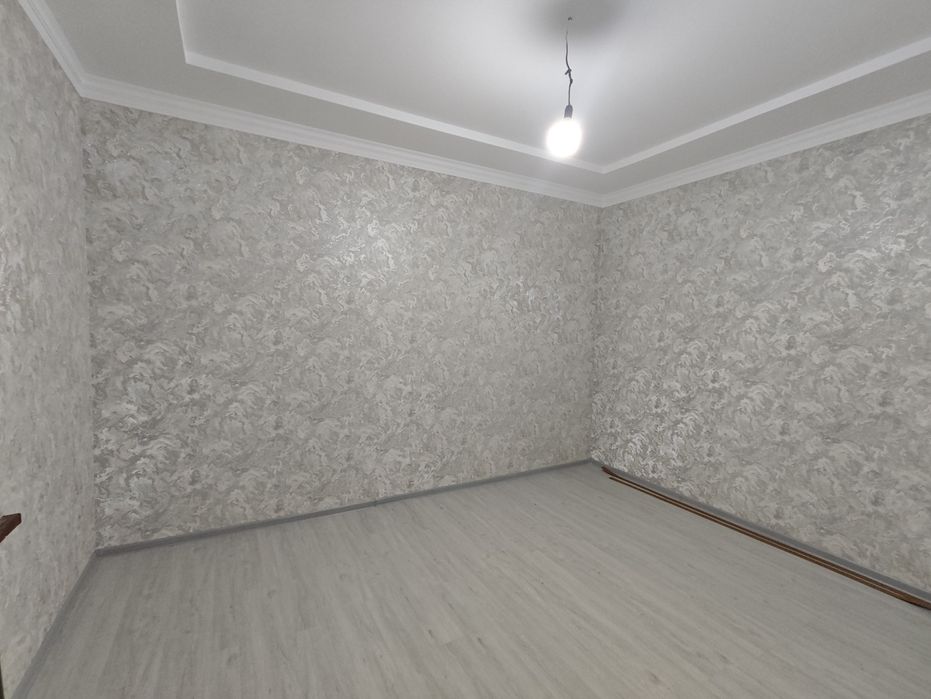 Уч кахрамон постидан 5 км шурода. Коттедж 5 хона 2 этаж