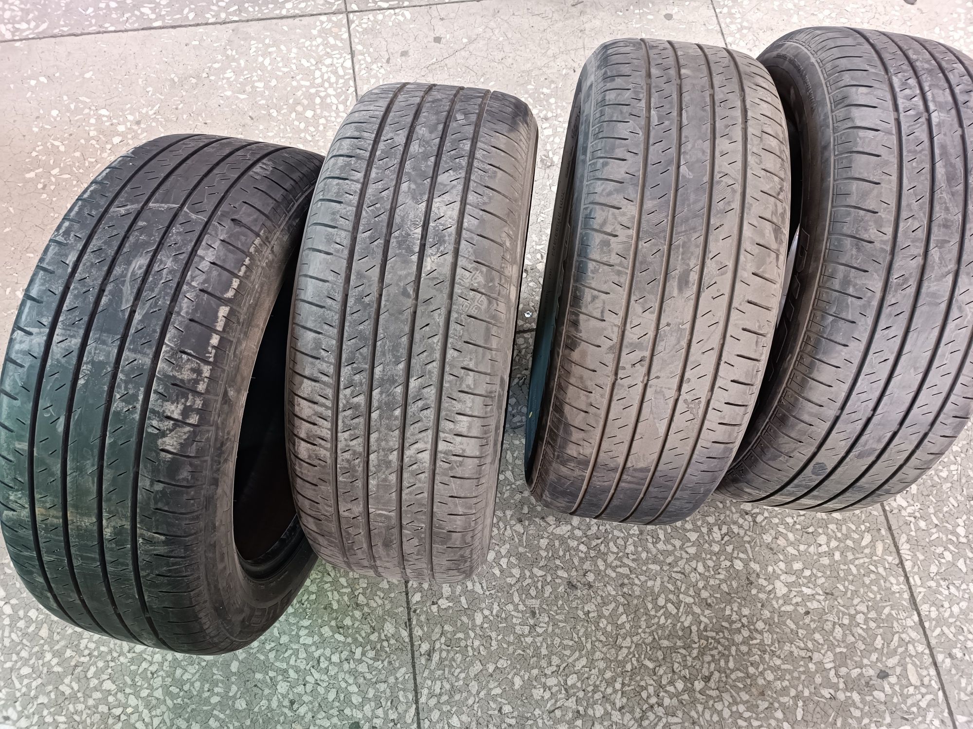 Продам комплект шин 235/55r18