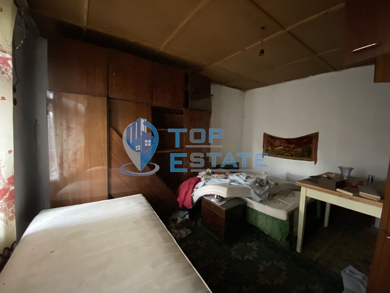 Тухлена къща с вътрешна баня и тоалетна в с. Денчевци, област Габрово