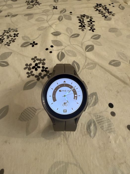 Продам смарт часы Samsung Galaxy watch 5 pro
