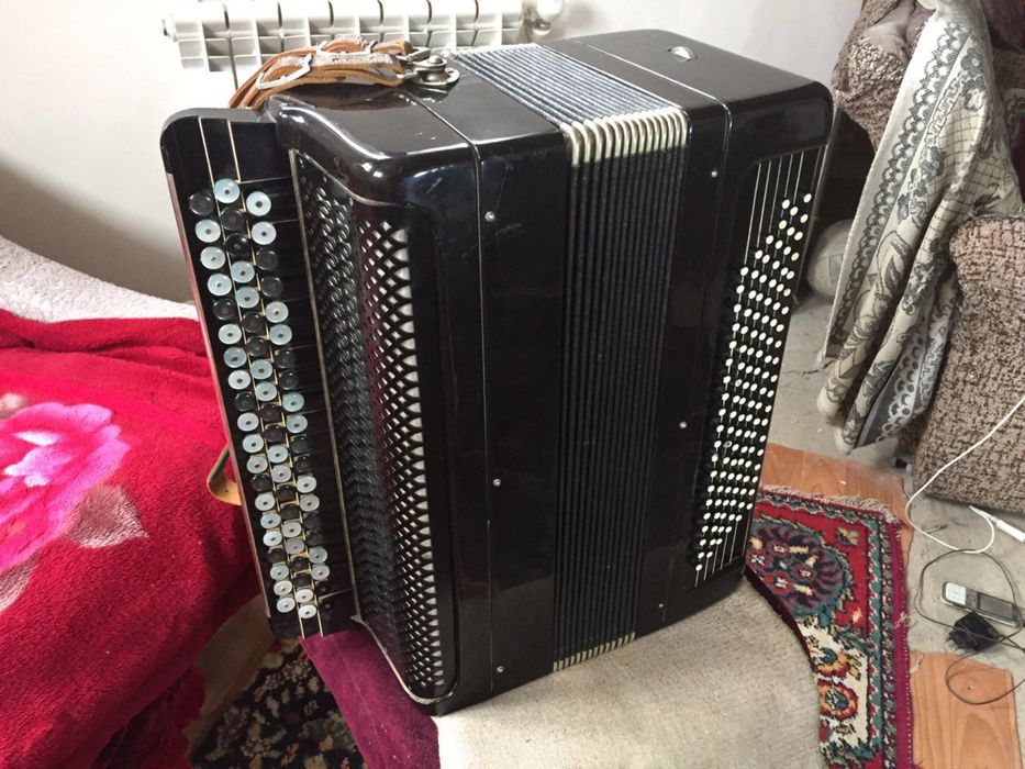 Продам баян «Ясная поляна»