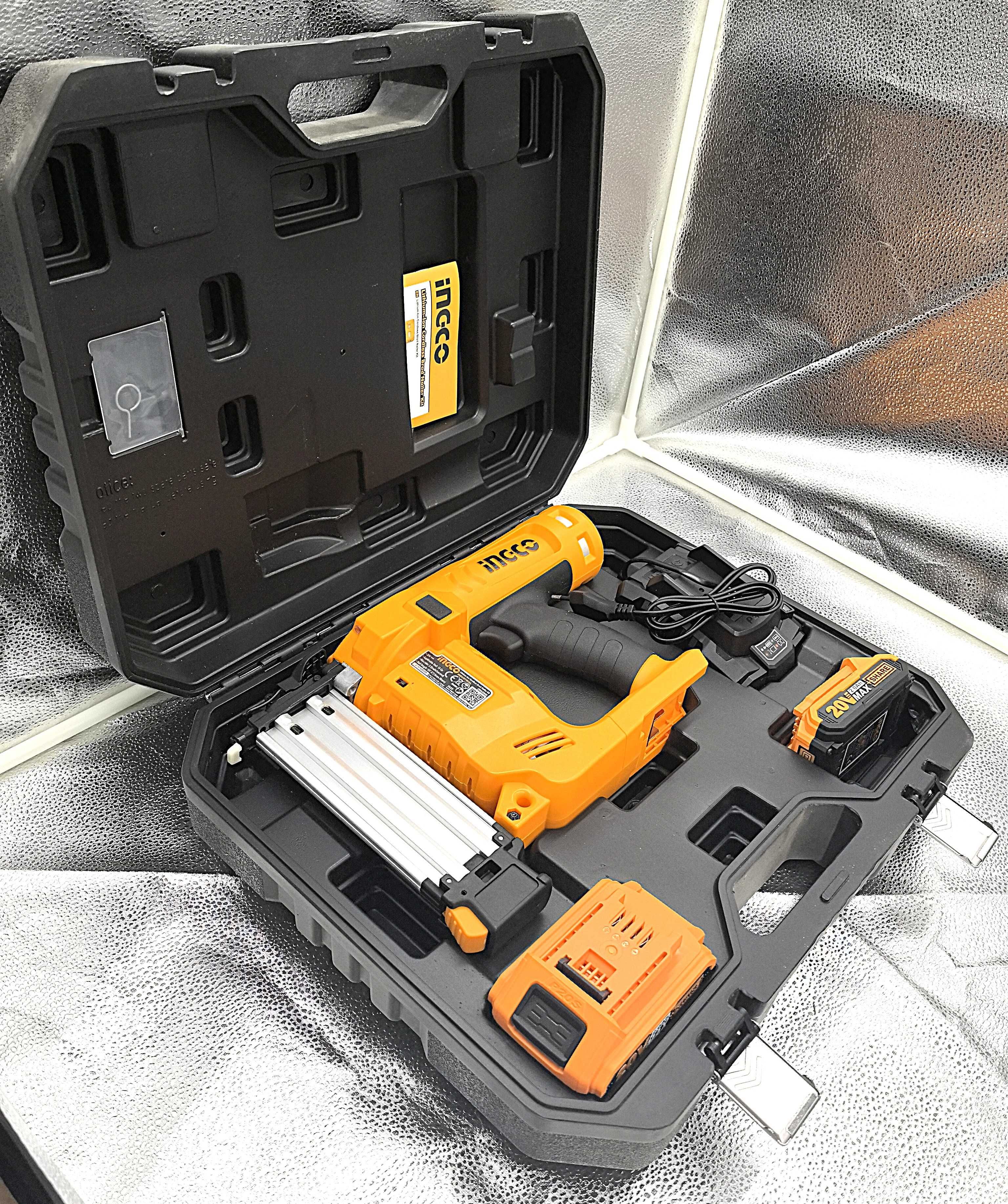Pistol batut cuie 20V + 2 acumulatori si incarcator!