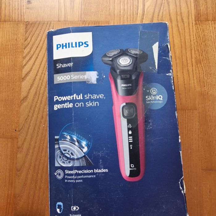 Aparat de ras Philips Shaver Seria 5000 S5583/38, barbierit Nou