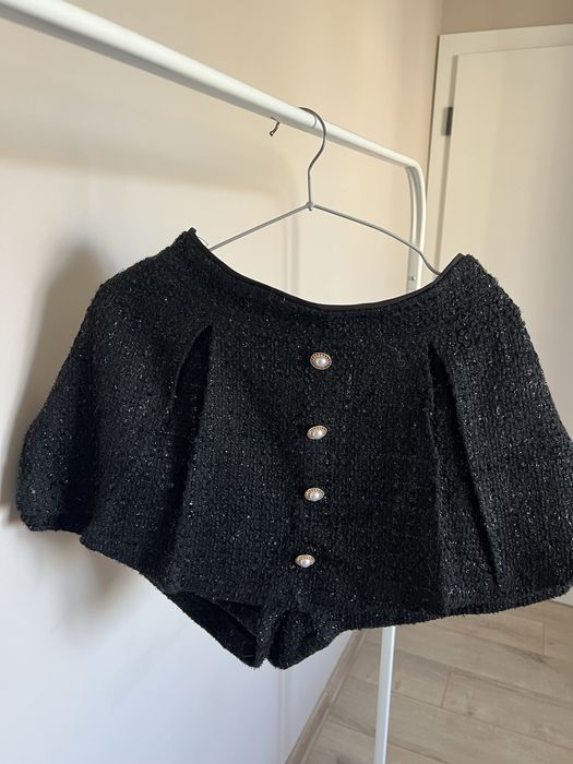 Пола-панталон от букле в черно