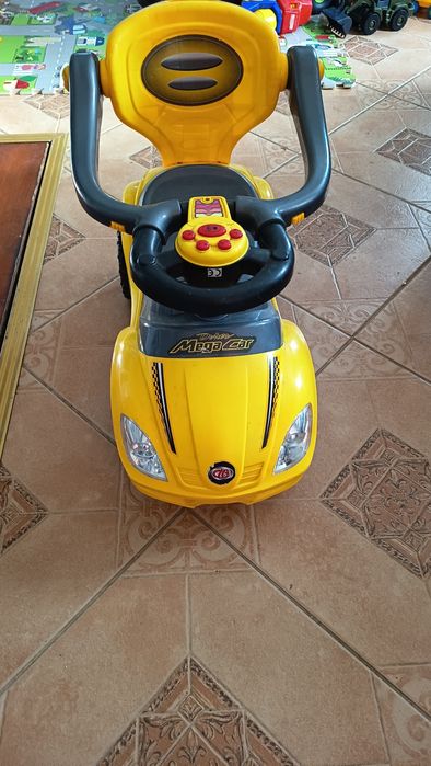 Mașinuță copii ce canta