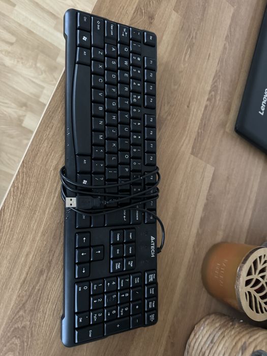 Tastatura.      .