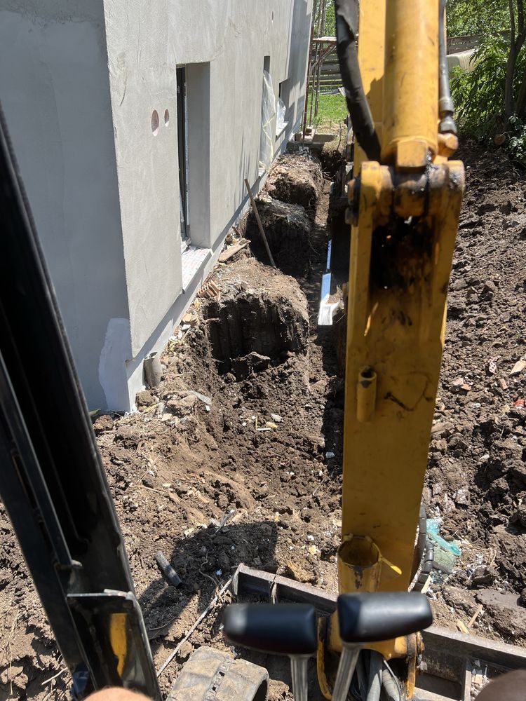 INCHIRIERE MINIEXCAVATOR SI DUMPER,sapaturi,santuri,fose,canalizare..