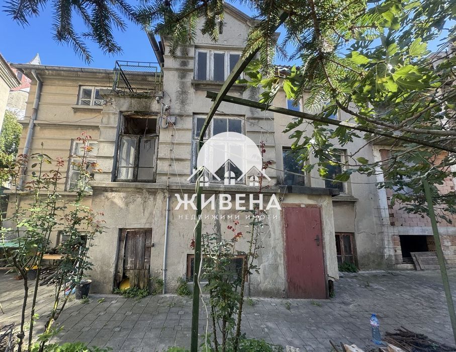 Продава къща в центъра на Варна, до Операта