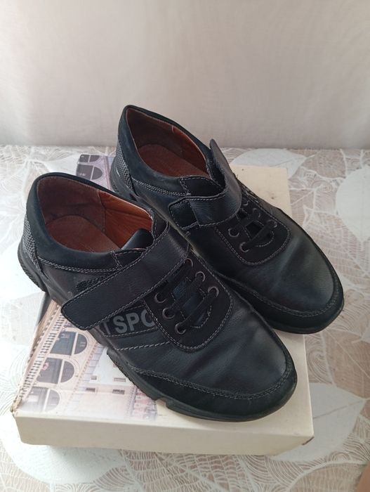 Туфли черные на мальчика 36 р.б/у.в хорошем состоянии.