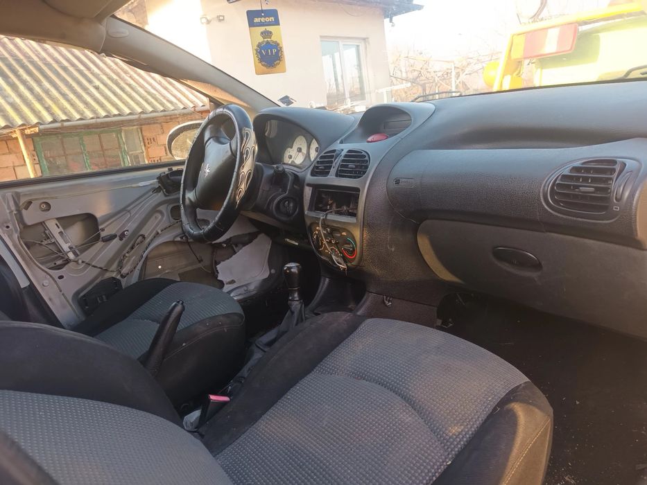 Пежо 206 комби 2000d 90 коня цяла на части