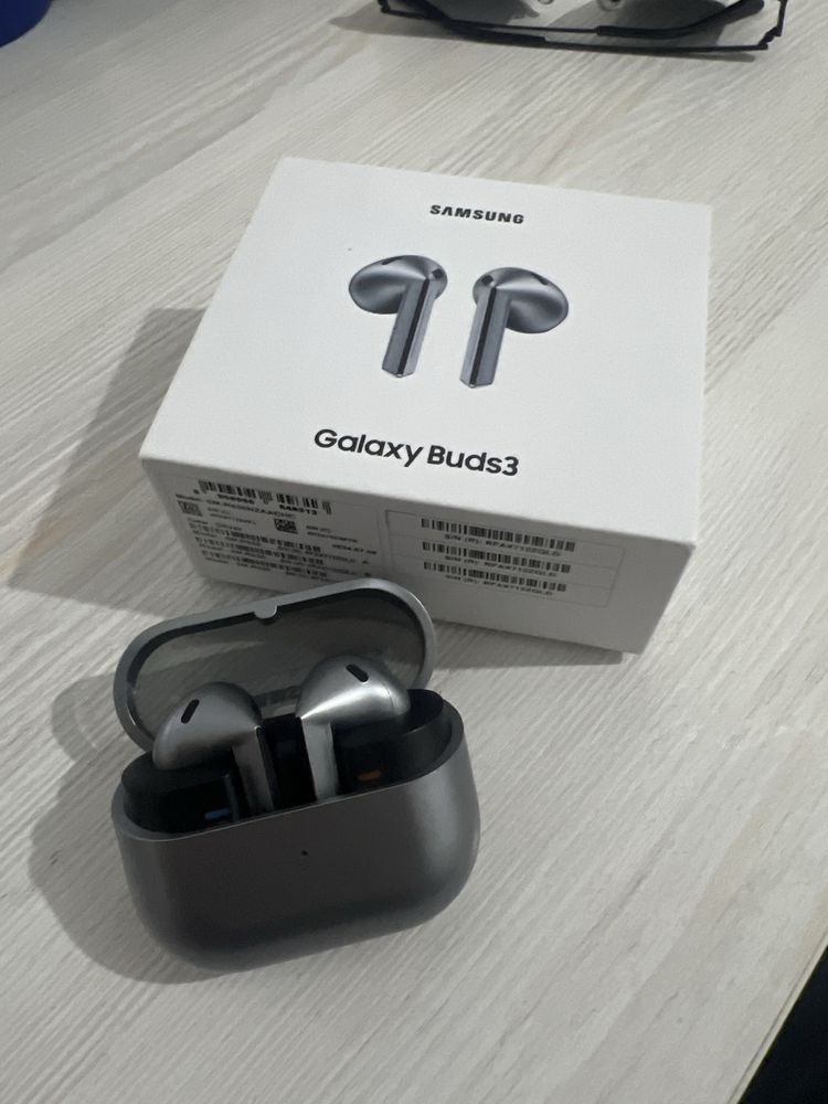 Galaxy buds3 naushnik sotiladi
