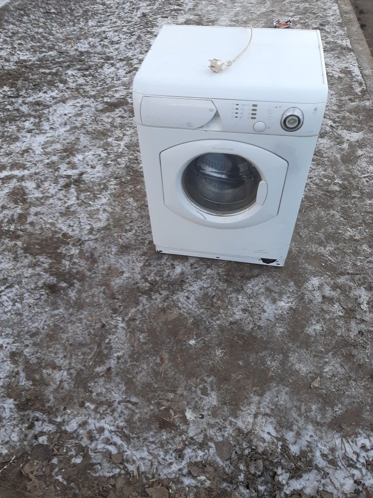 Продам стиральную машину