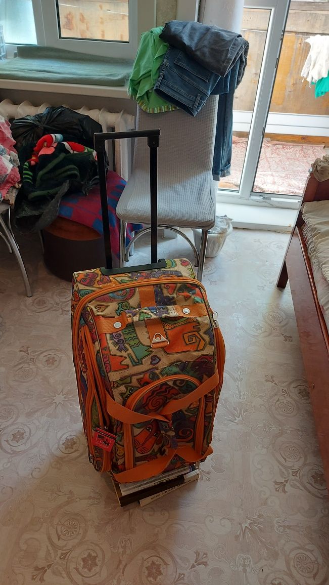 Продам дорожную сумку отличного качества пр-во Троицк  объём 120 л.