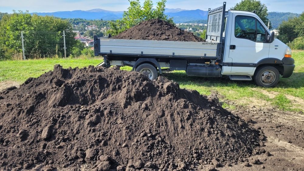 Pamant negru vegtal (gazon,flori)