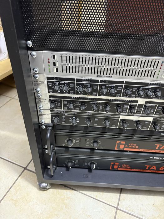 Mixer Behringer, Amplificatoare The T Amp, Crossover, Boxe