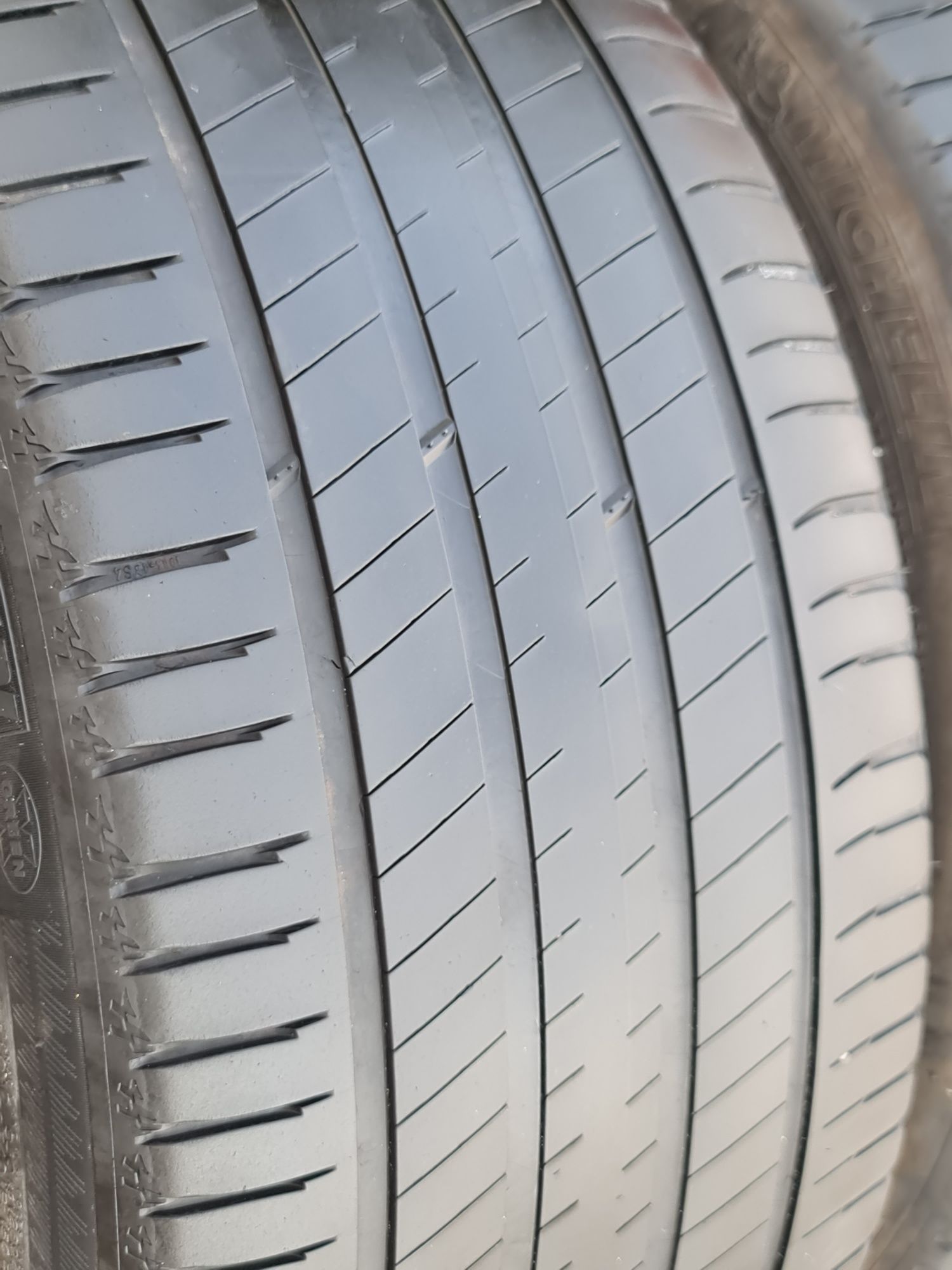 275 40 20 Michelin