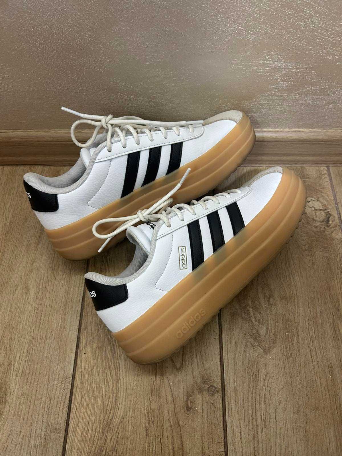 Кожени маратонки adidas Vl Court Bold 37 1/3