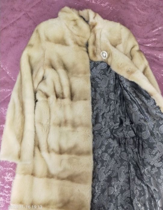 Продам шубу норковую