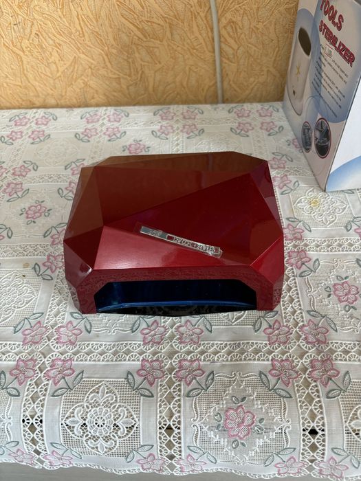 Продается лапма для маникюра