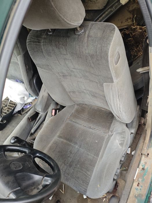 продам сиденья от mazda в ниву в хорошем состоянии