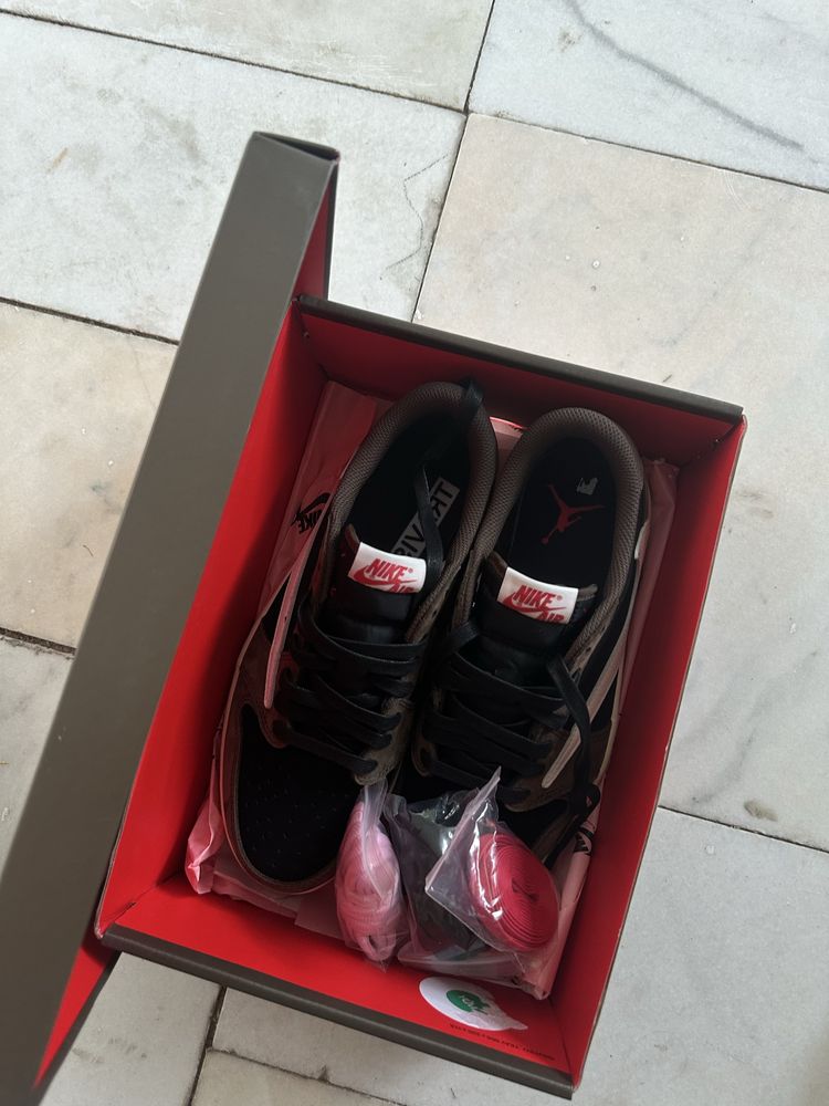 Travis Scott Air Jordan 1 low mocha