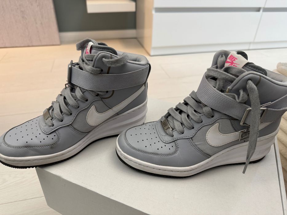 Неизползвани боти, обувки на ток, Nike и други-цена 30 лв на всеки бр.