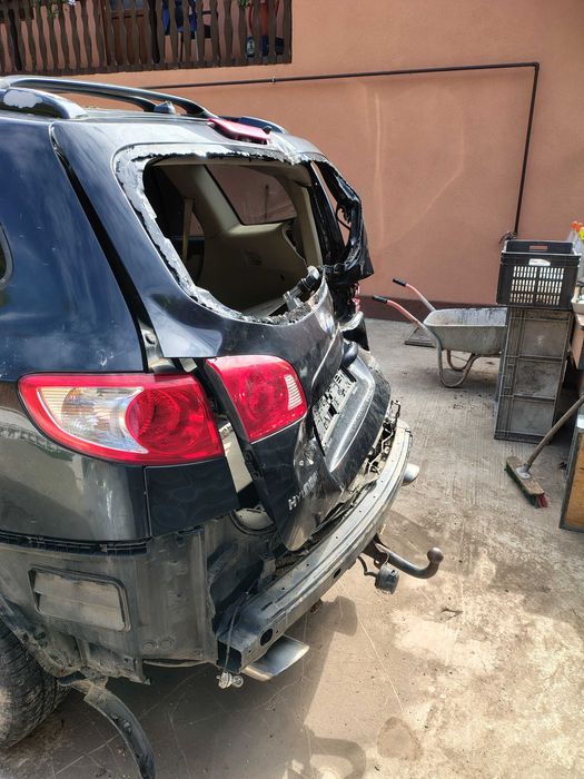 Vând sau dezmembrez hyundai santa fe