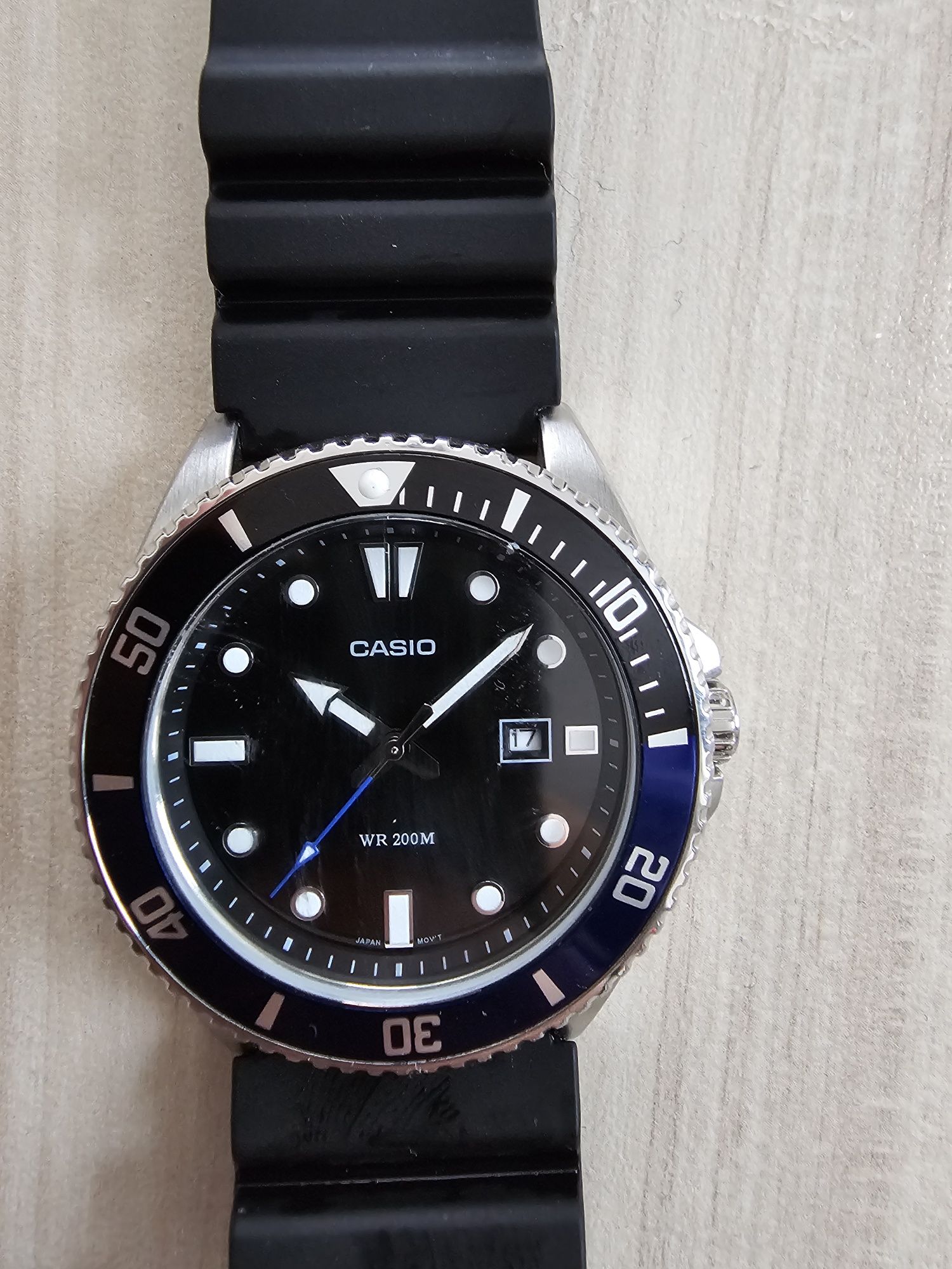 Diver часовник Casio MDV-107-1A2VEF