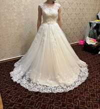 Свадебное платье размер М цена 200$