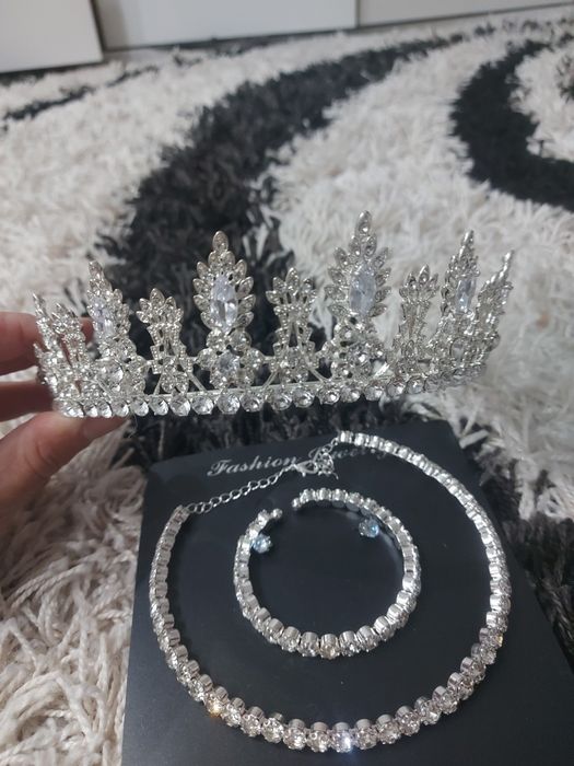 Diadema mireasa cu pietre