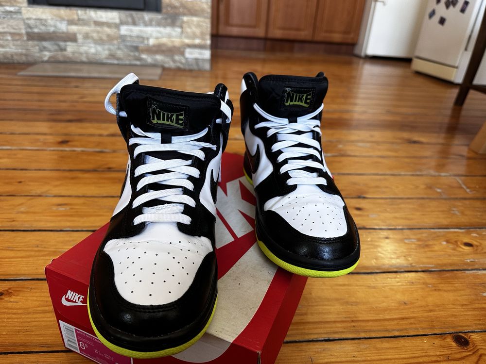 Nike Dunk High “Electric” Panda